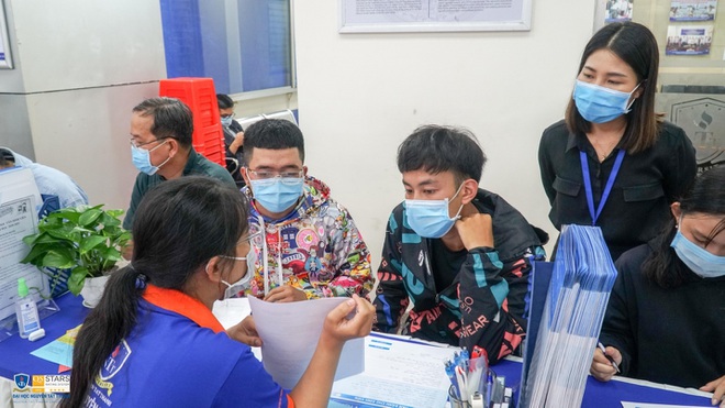 Sau thi tốt nghiệp, thí sinh TPHCM đăng ký xét tuyển học bạ tăng kỷ lục - 1